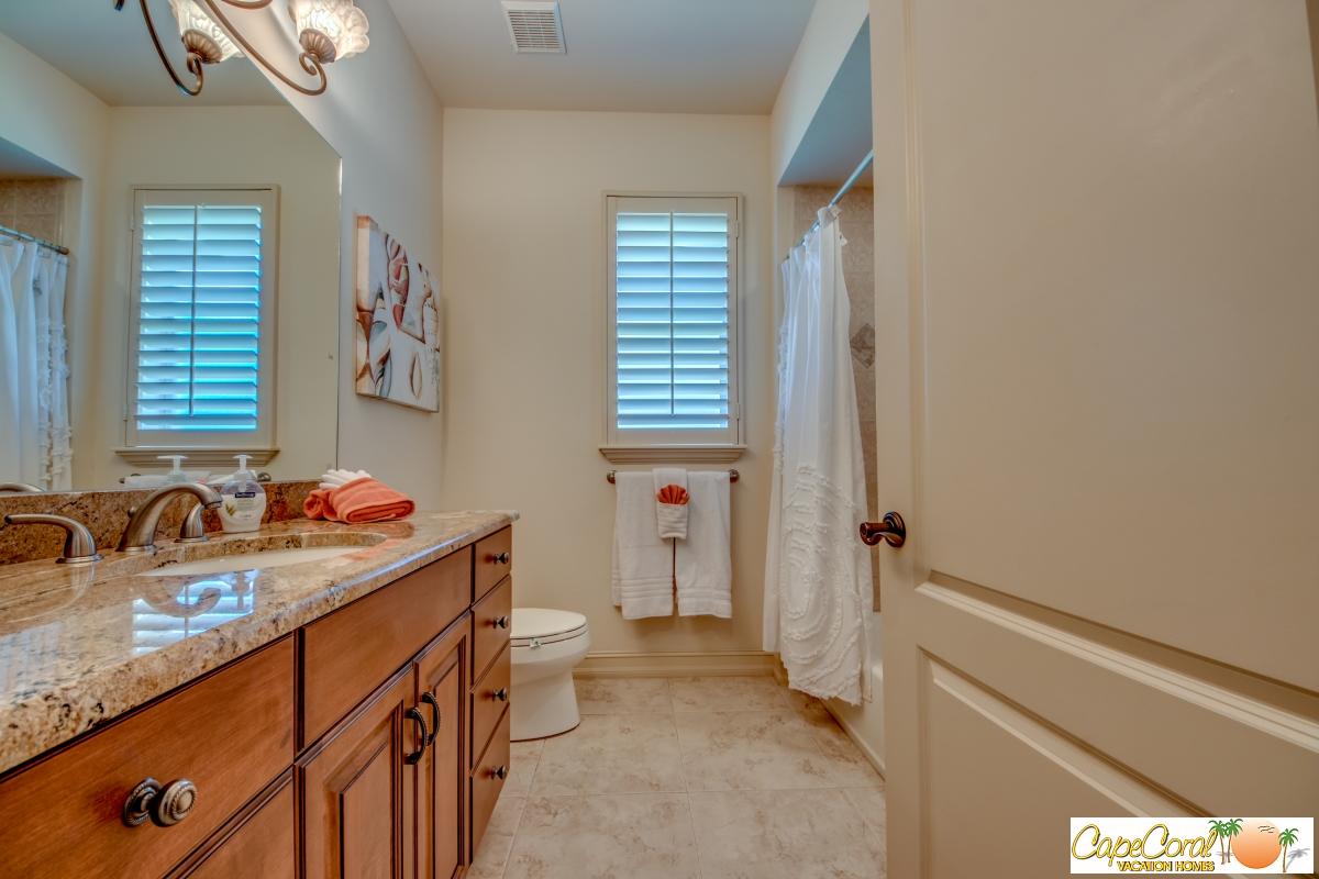 48-Guest Bathroom